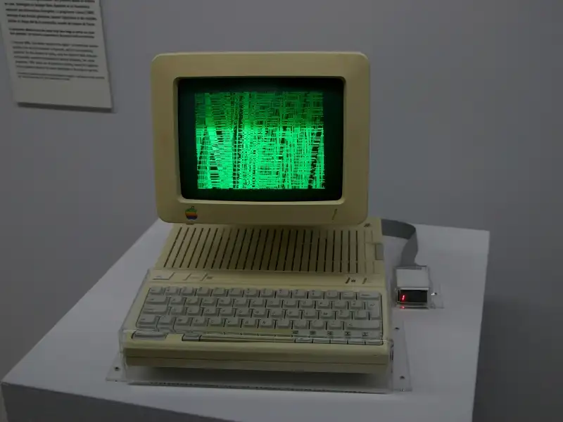 Capa do artigo: História da Computação: Do Ábaco à IA e o Impacto na Sociedade
