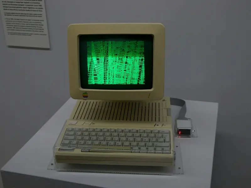 Ilustração principal do artigo: História da Computação: Do Ábaco à IA e o Impacto na Sociedade