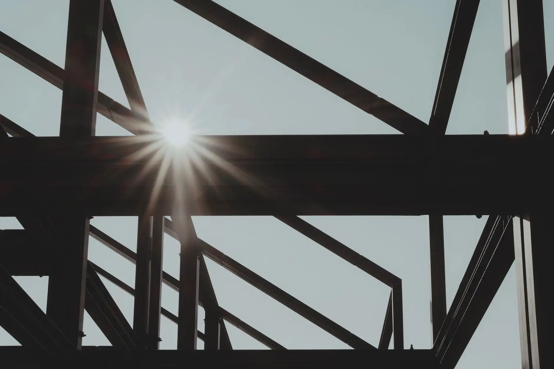 Capa do artigo: Build sem estresse: Frameworks e ferramentas para Devs 2025/2026
