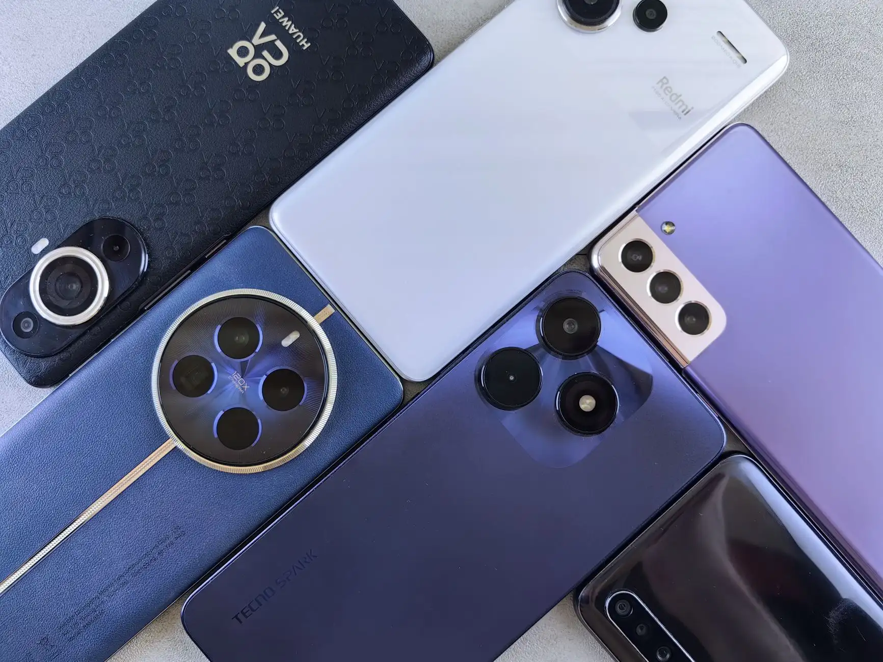 Capa do artigo: Celular dobrável ou smartphone flagship: Qual vale mais a pena em 2025?