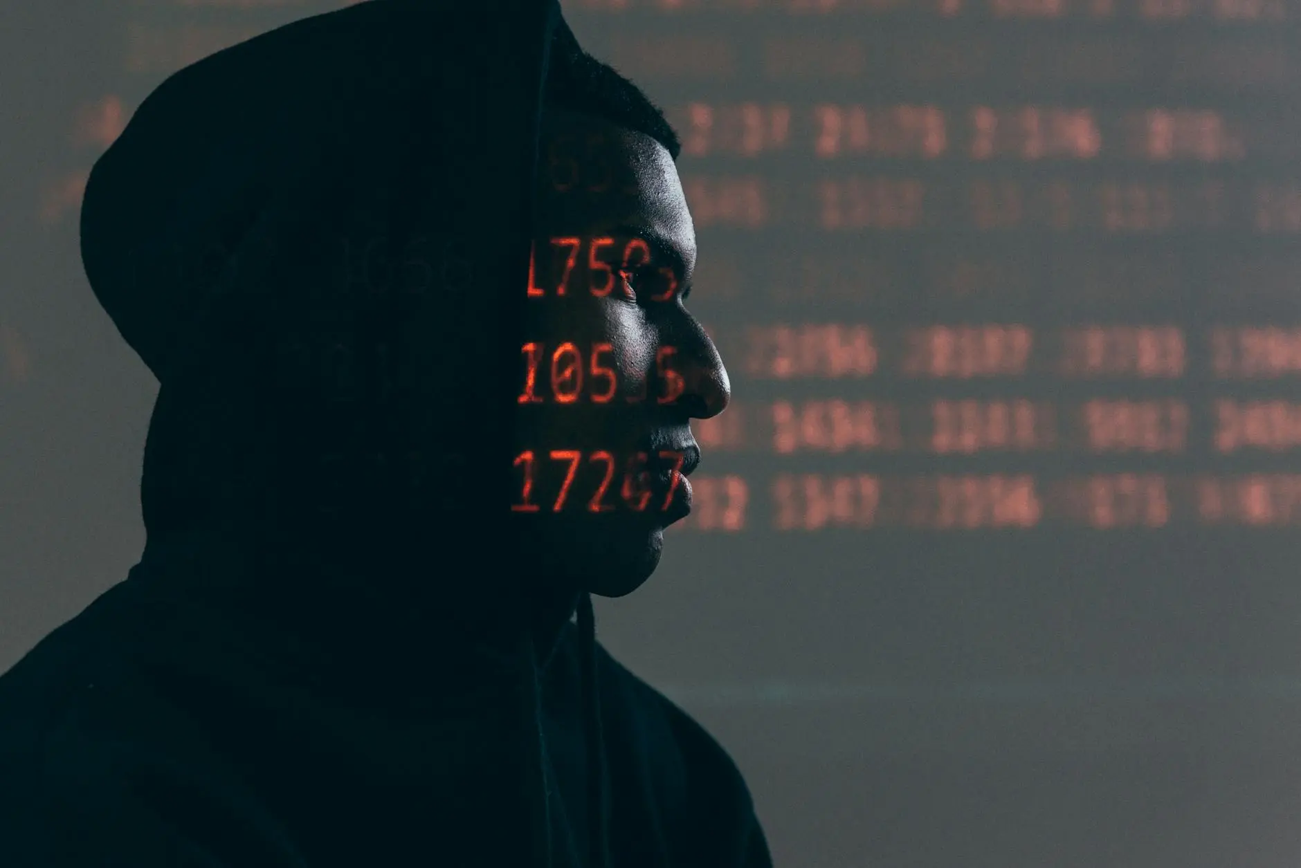 Ilustração principal do artigo: Códigos Ocultos 2025: Desvendando o Lado Secreto dos Softwares