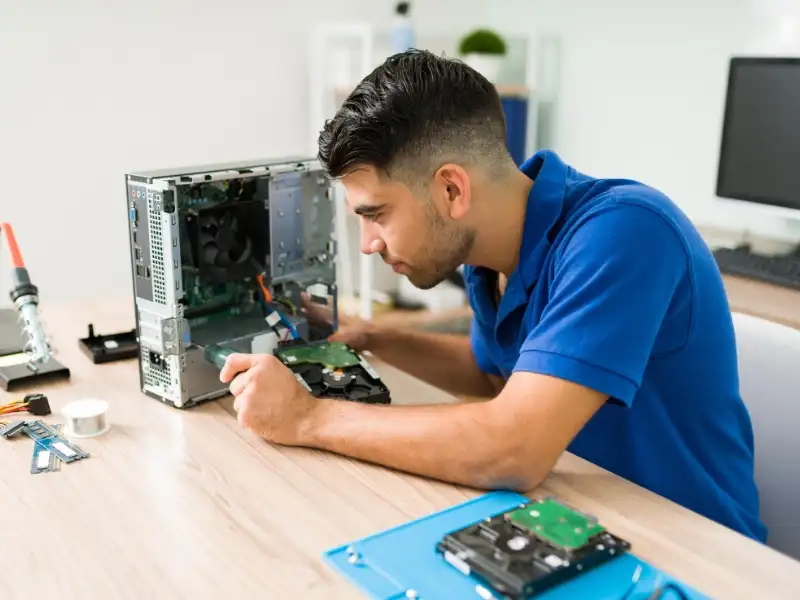 Capa do artigo: Conserto de Computadores: Soluções Rápidas e Eficientes para Todos os Problemas
