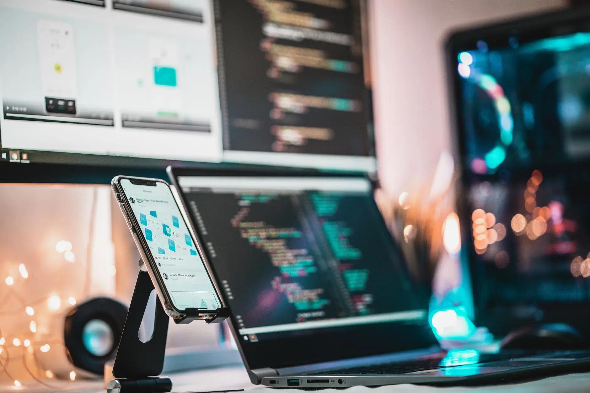A Ascensão dos Frameworks Híbridos e Multi-Plataforma