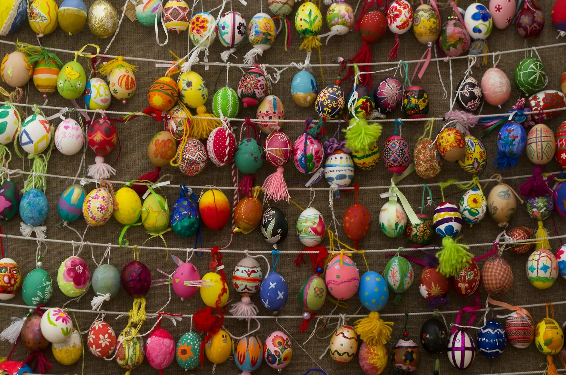 Ilustração principal do artigo: Easter Eggs 2025: Os Segredos Escondidos que Vão Te Surpreender!