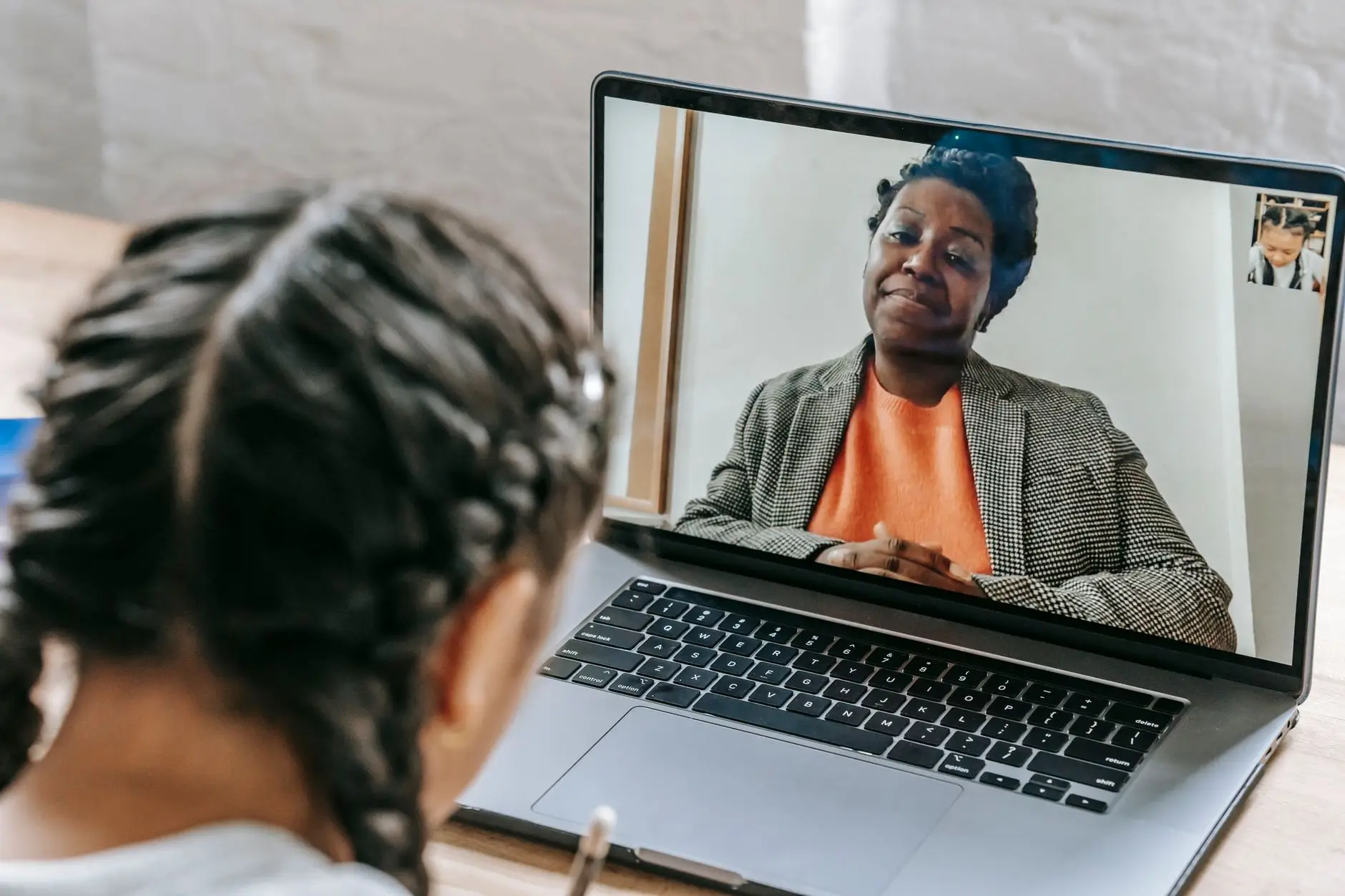 Perguntas Frequentes sobre Educação Digital e E-learning 2025