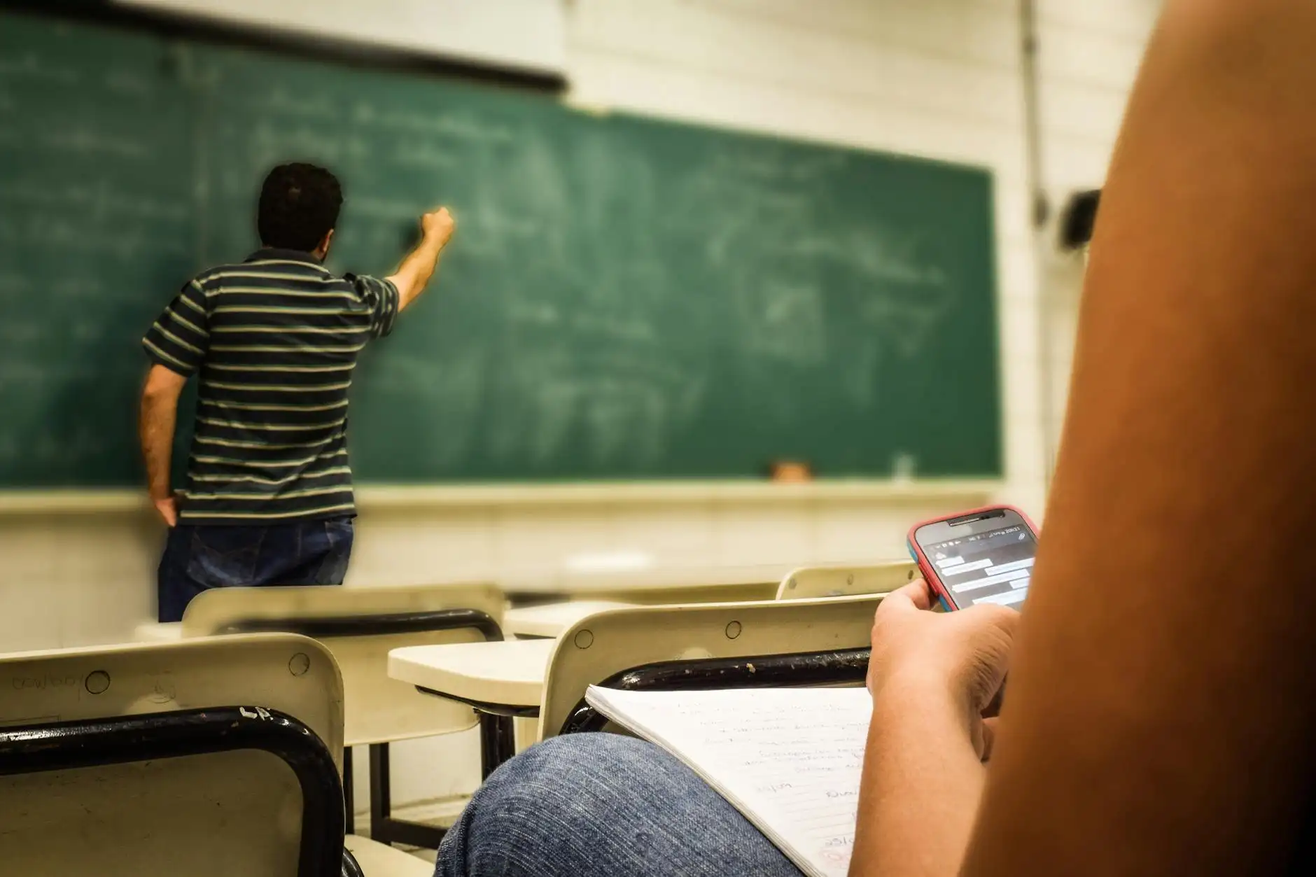 Capa do artigo: Educação Digital & E-learning 2025: O Futuro da Aprendizagem Flexível