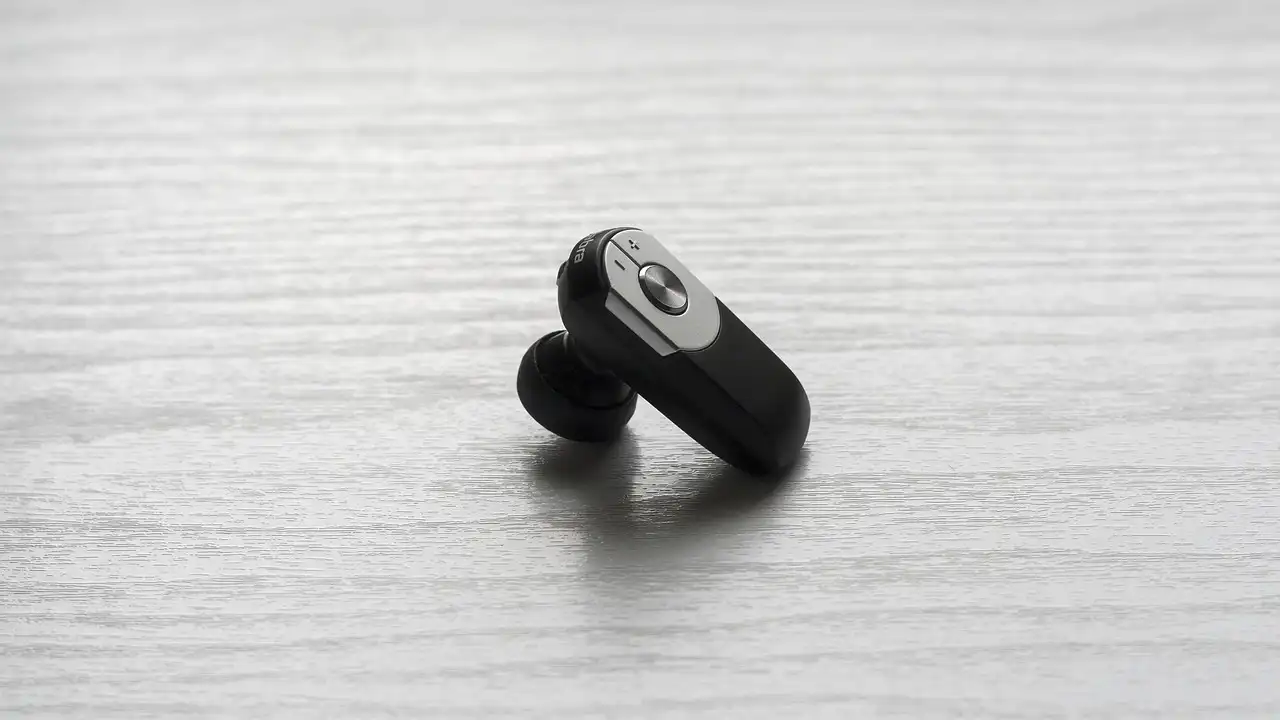 Capa do artigo: Fones Bluetooth Premium 2025: O Confronto Final do Áudio