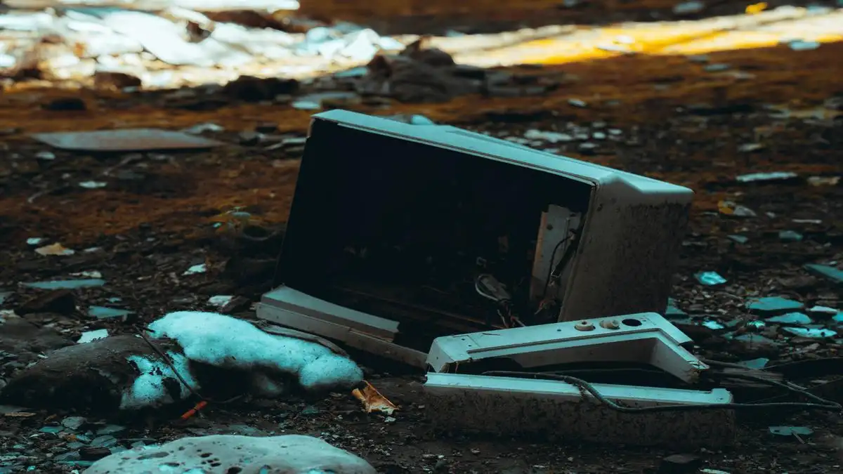Capa do artigo: Impacto Ambiental do Lixo Eletrônico no Brasil