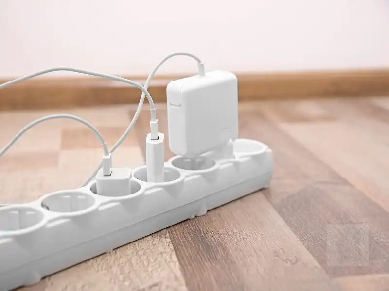 Capa do artigo: O Que é Filtro de Linha: A Proteção Essencial para Seus Equipamentos Elétricos!