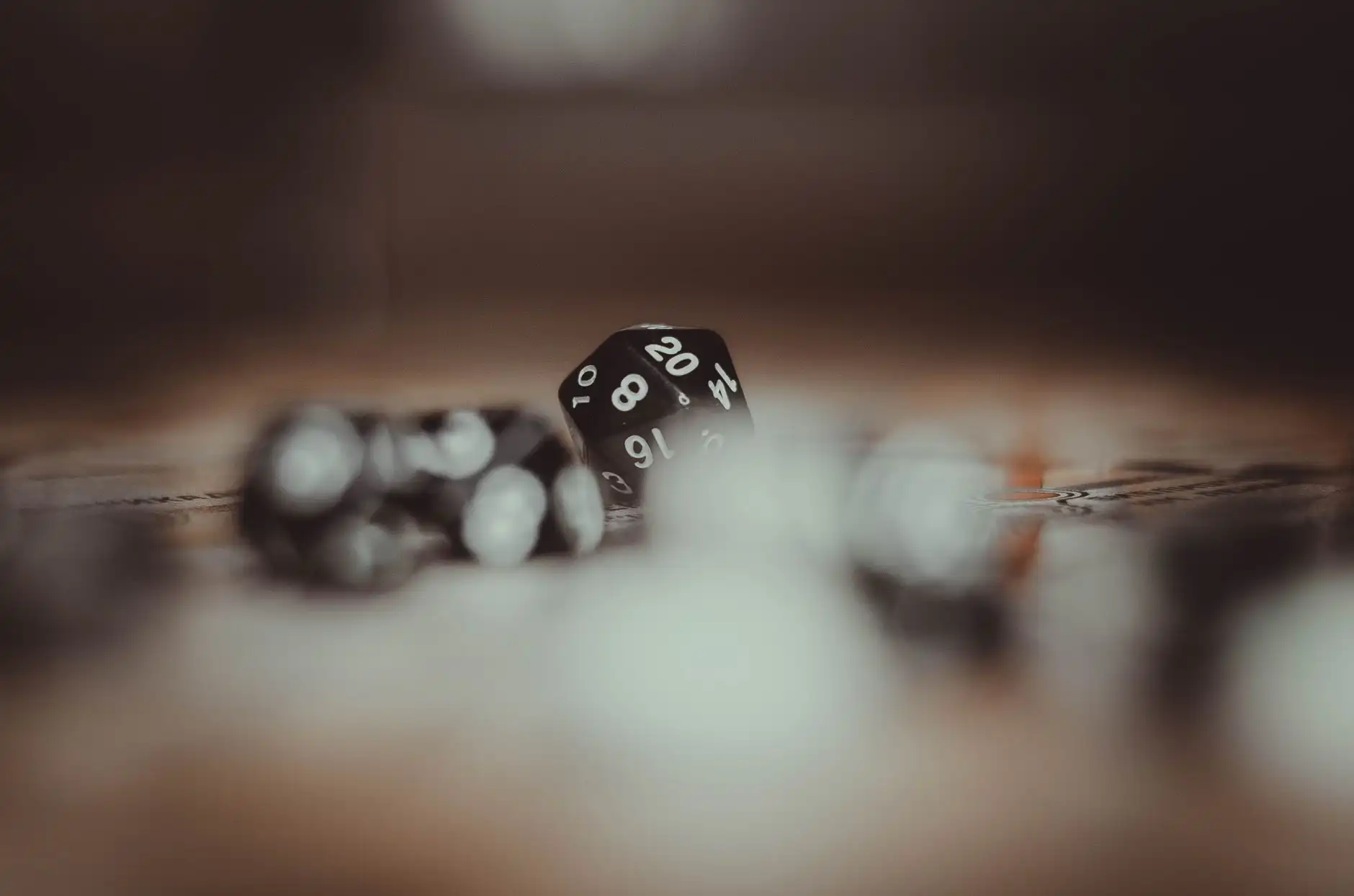 Capa do artigo: A Reinvenção do Dado: RPG e Board Games em 2025/2026