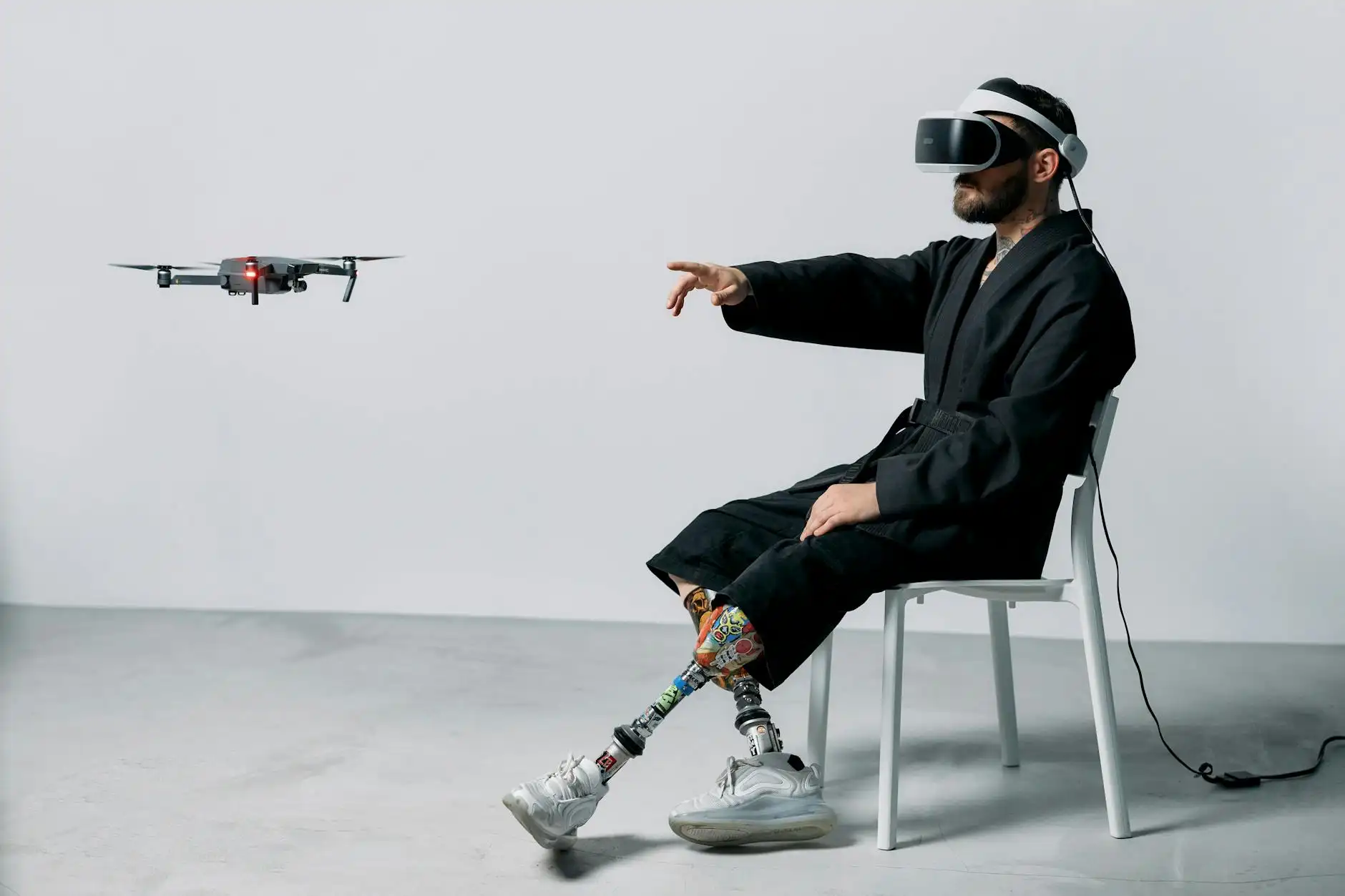 Capa do artigo: Tecnologia Biónica e Implantes Cibernéticos para 2026