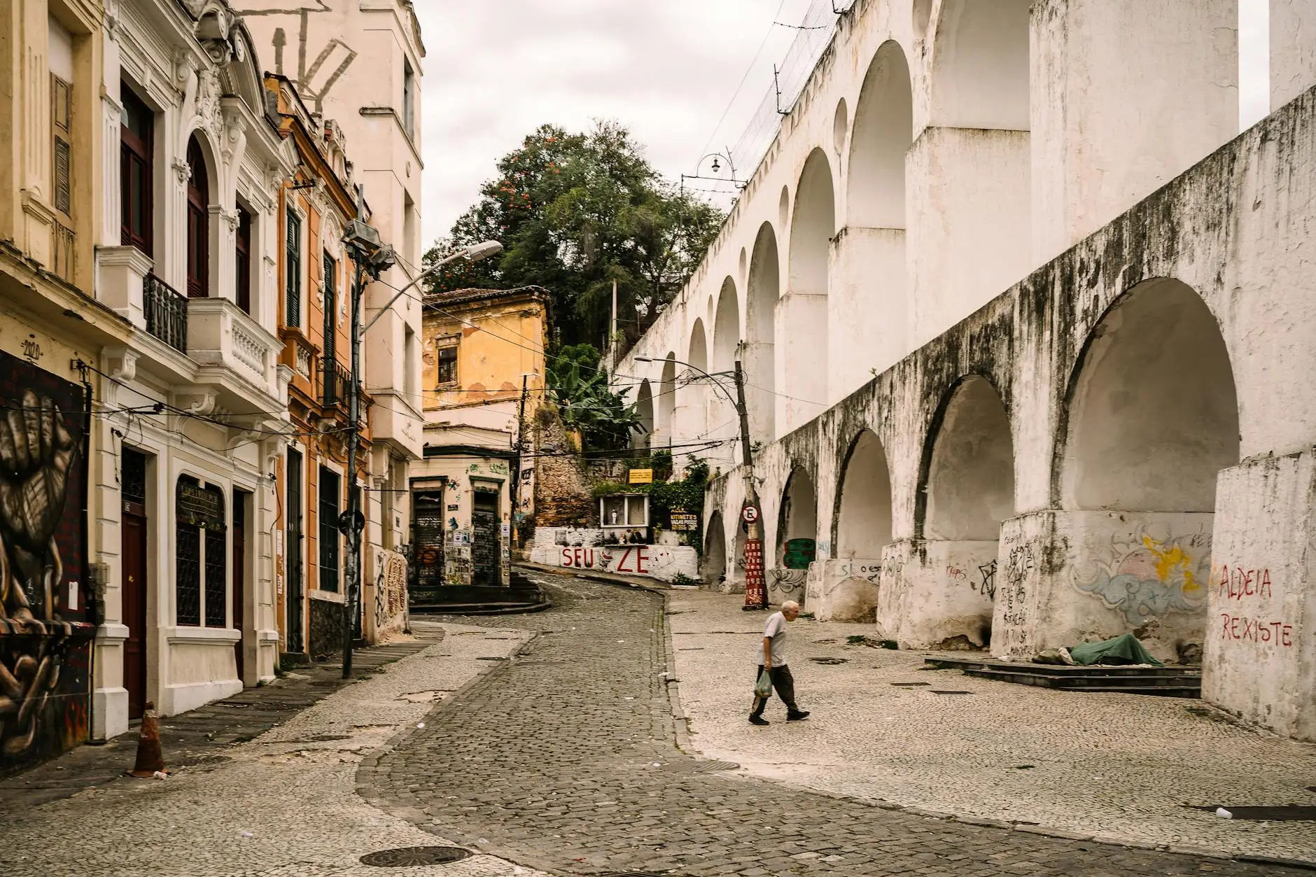 Sempre Em Frente: O Futuro Construído Sobre o Passado