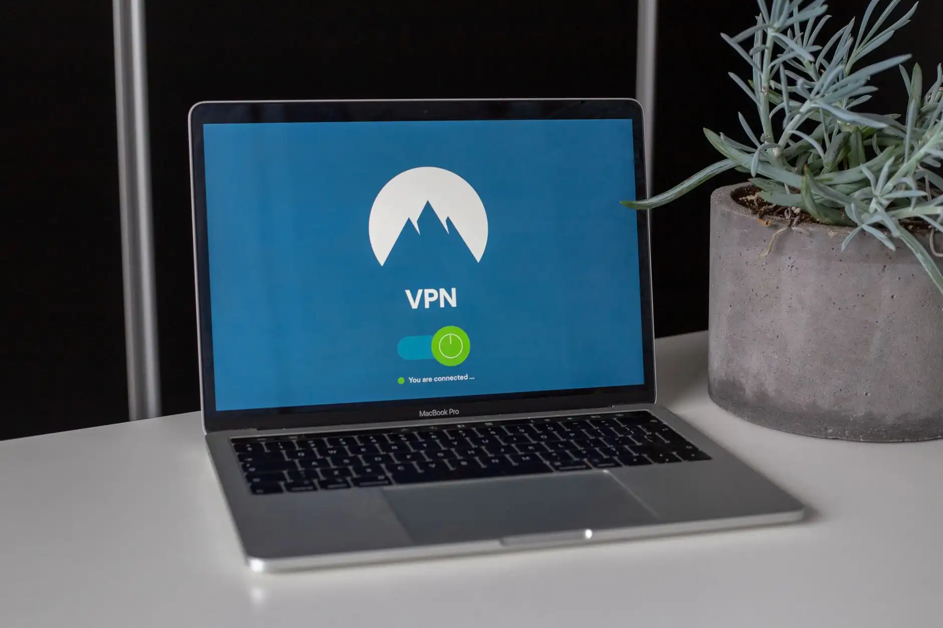 Capa do artigo: VPN vs Proxy: Diferenças e Quando Usar Cada Um