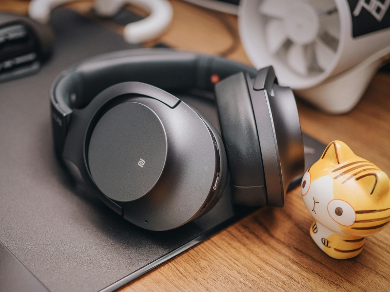Gadgets Essenciais para Sua Viagem a Shows - Fone de Ouvido