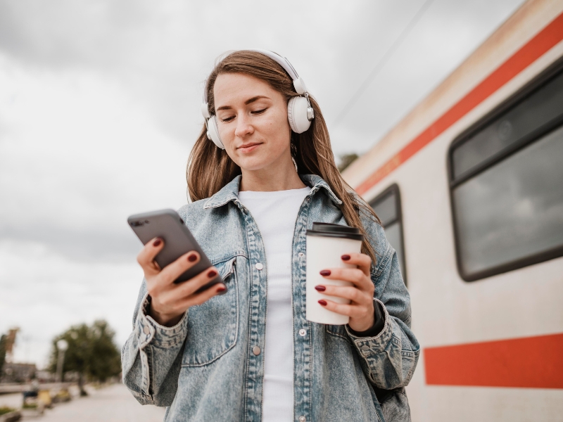 kit de viagem com eletrônicos